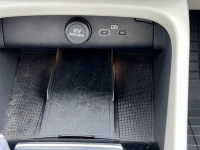 2023 Volvo XC40 B4 Plus Bright Theme