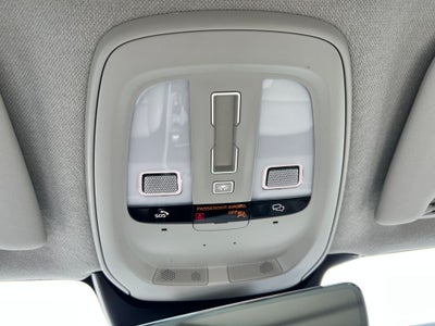 2023 Volvo XC40 B4 Plus Bright Theme