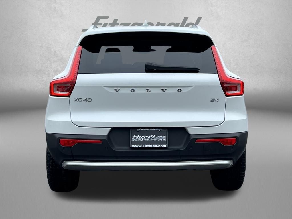 2023 Volvo XC40 B4 Plus Bright Theme