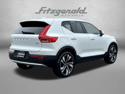 2023 Volvo XC40 B4 Plus Bright Theme