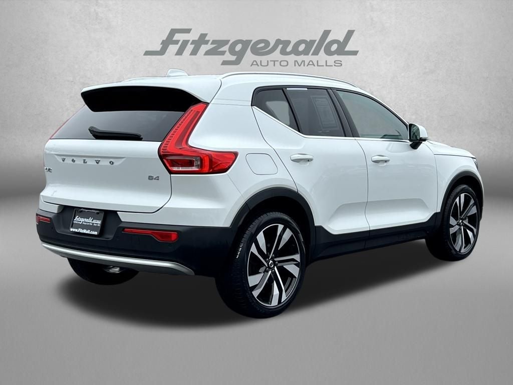 2023 Volvo XC40 B4 Plus Bright Theme