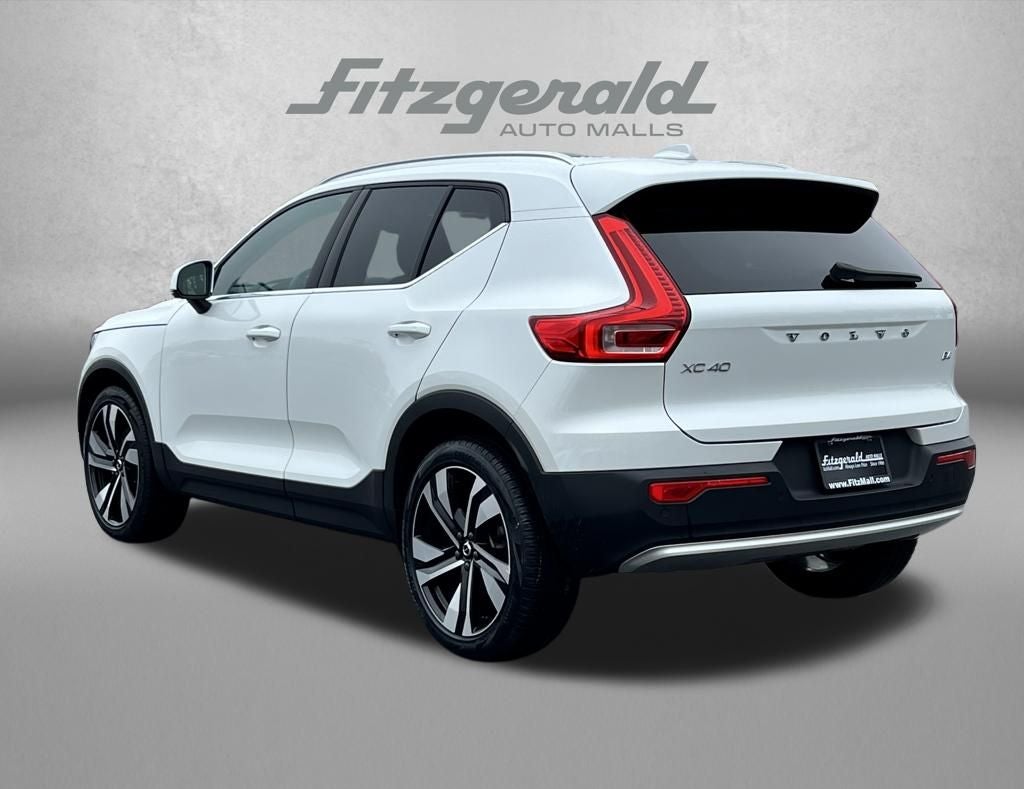 2023 Volvo XC40 B4 Plus Bright Theme