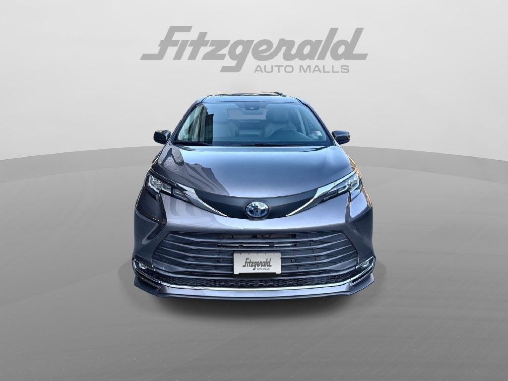 2021 Toyota Sienna XLE 7 Passenger