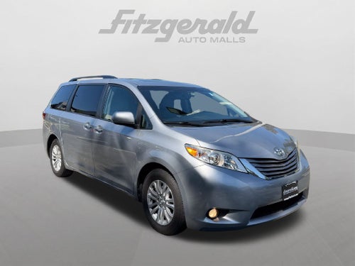 2017 Toyota Sienna XLE 8 Passenger