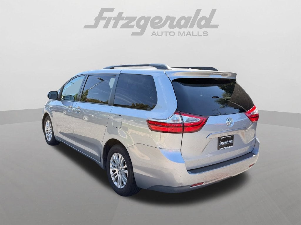 2017 Toyota Sienna XLE 8 Passenger