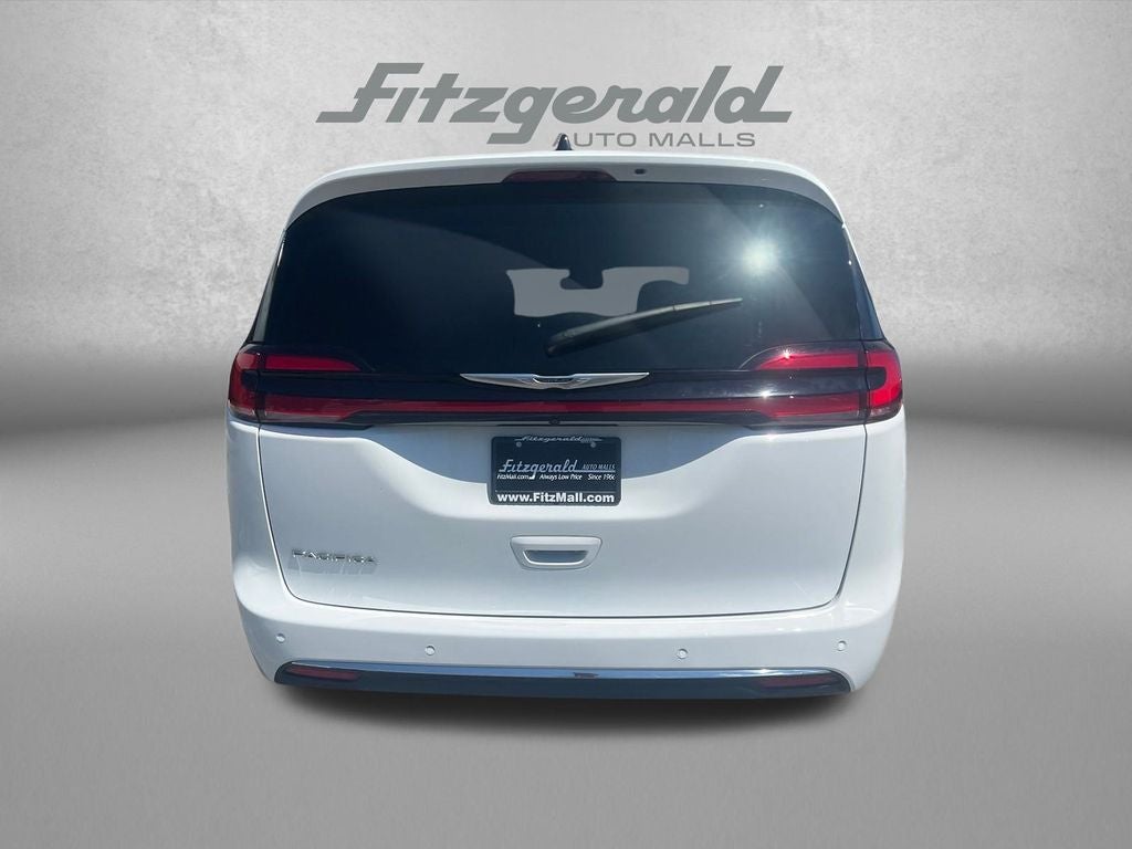 2024 Chrysler Pacifica Touring