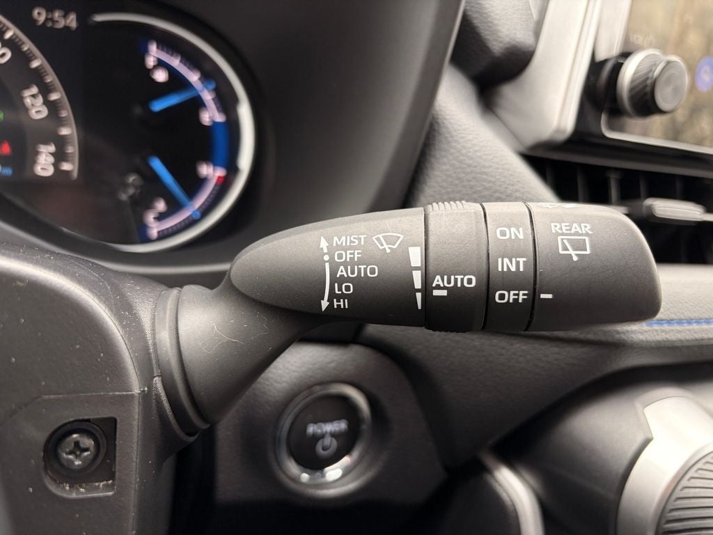 2024 Toyota RAV4 HYBRID SE