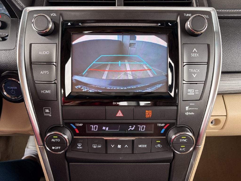 2016 Toyota Camry Hybrid XLE