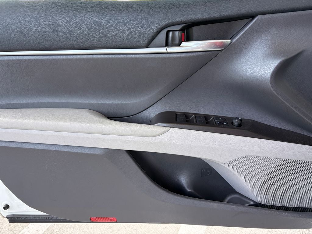 2023 Toyota Camry Hybrid LE