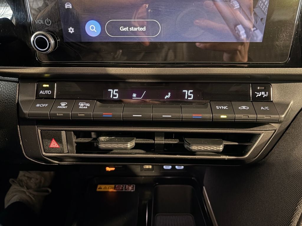 2025 Toyota CAMRY LE