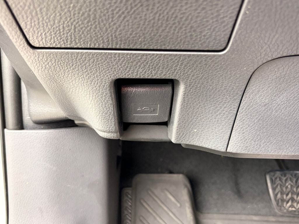 2020 Toyota Camry Hybrid XLE