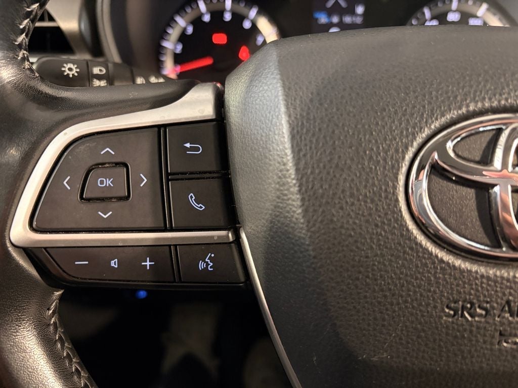 2022 Toyota HIGHLANDER LE