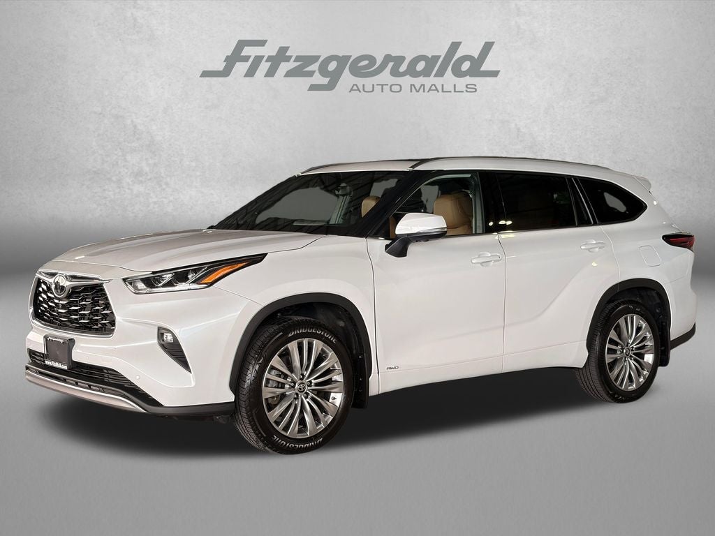 2025 Toyota Highlander Hybrid Platinum