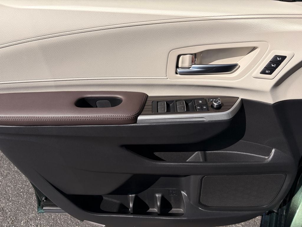 2024 Toyota SIENNA PLT AWD Platinum 7 Passenger