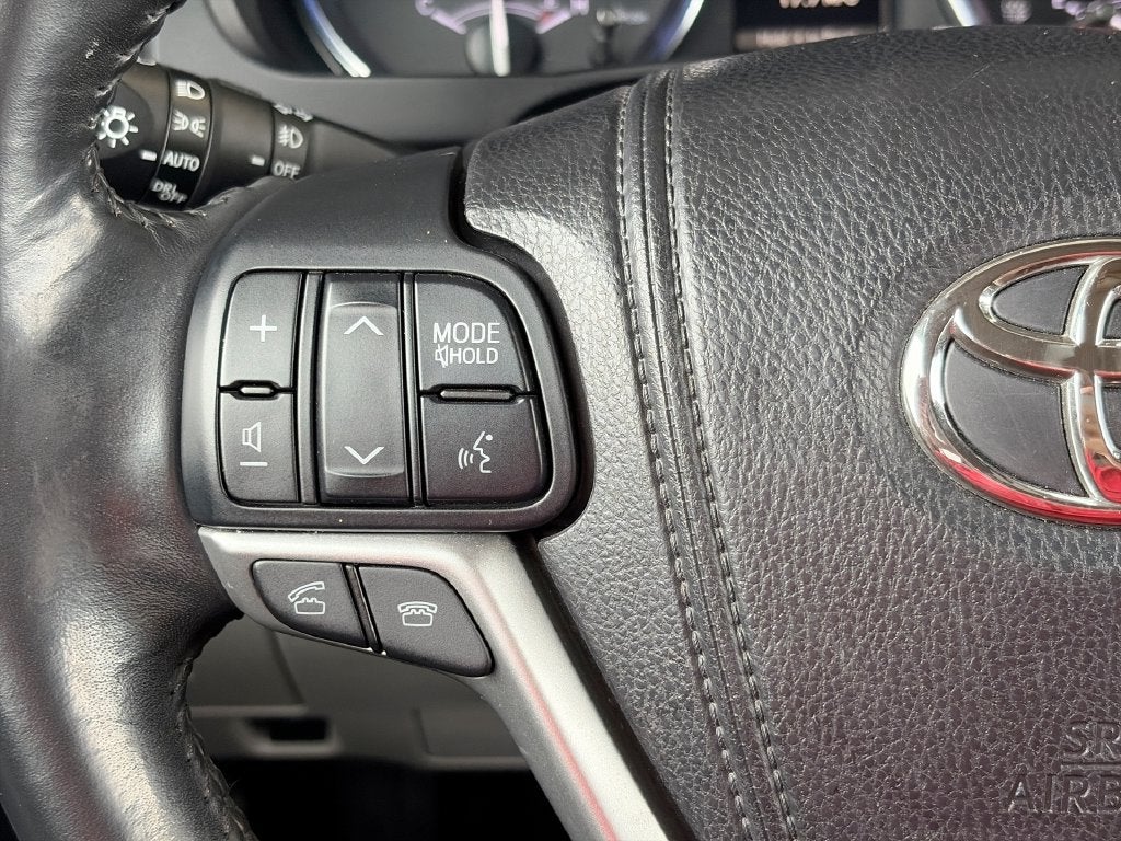 2014 Toyota HIGHLANDER XLE V6