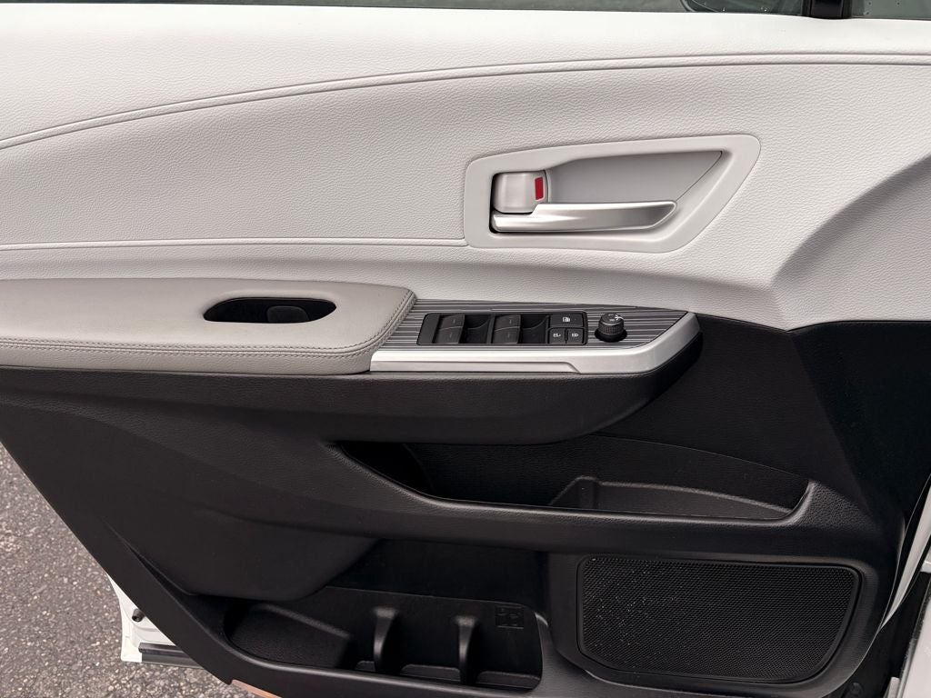 2025 Toyota SIENNA XLE AWD XLE 7 Passenger