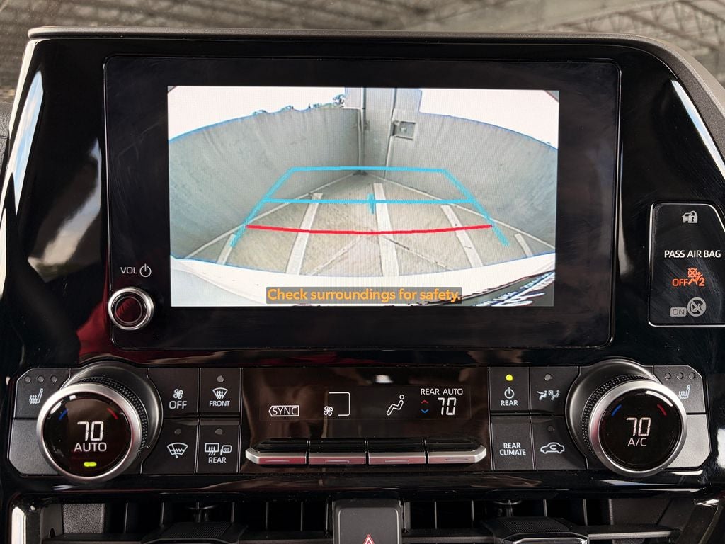 2025 Toyota Highlander Hybrid XLE