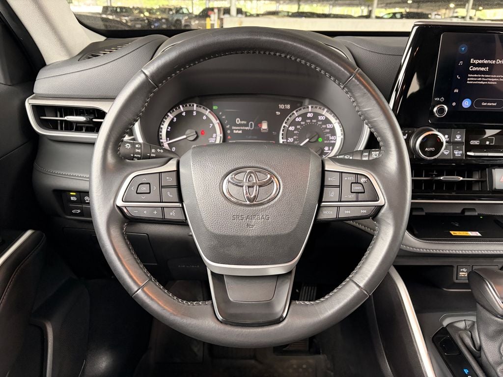 2025 Toyota HIGHLANDER XLE