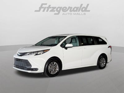 2024 Toyota Sienna LE 8 Passenger