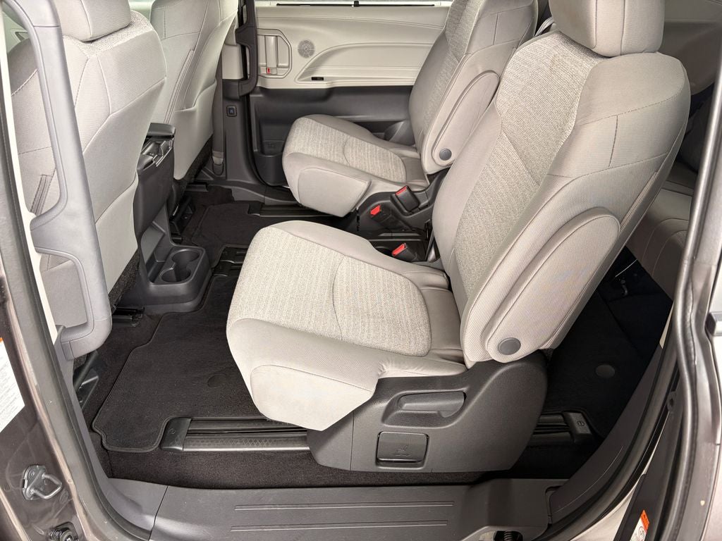 2024 Toyota Sienna LE 8 Passenger