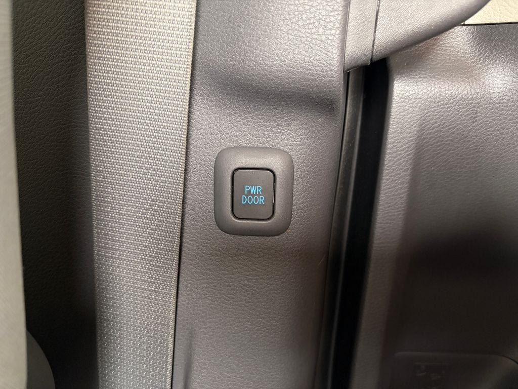 2024 Toyota Sienna LE 8 Passenger