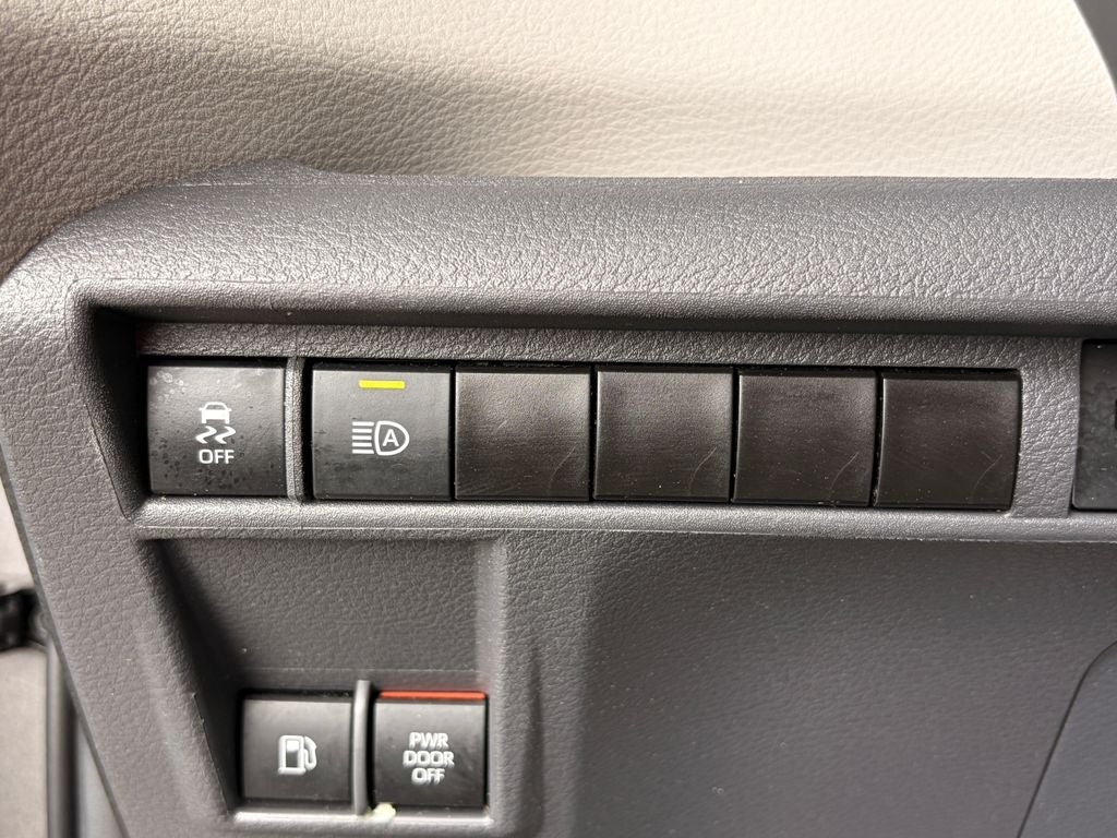 2024 Toyota Sienna LE 8 Passenger