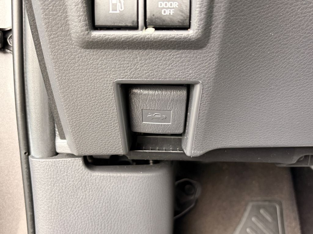 2024 Toyota Sienna LE 8 Passenger