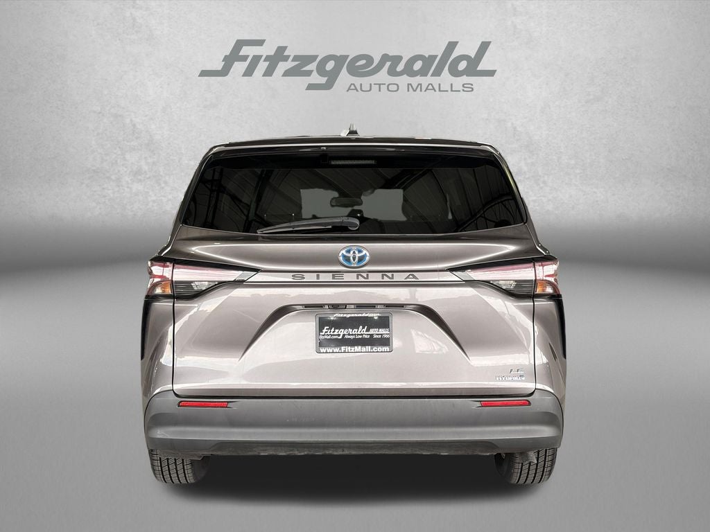 2024 Toyota Sienna LE 8 Passenger