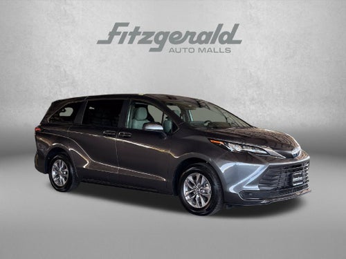 2025 Toyota Sienna LE 8 Passenger