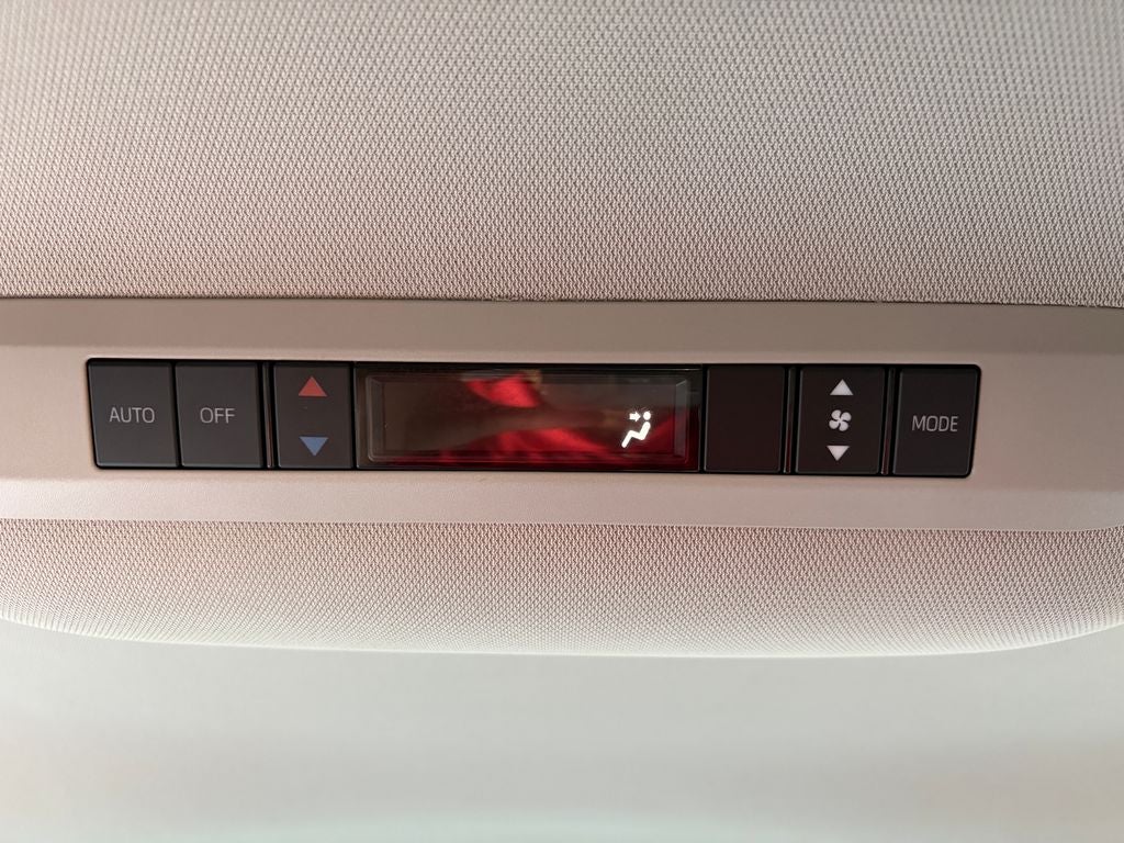 2025 Toyota Sienna LE 8 Passenger
