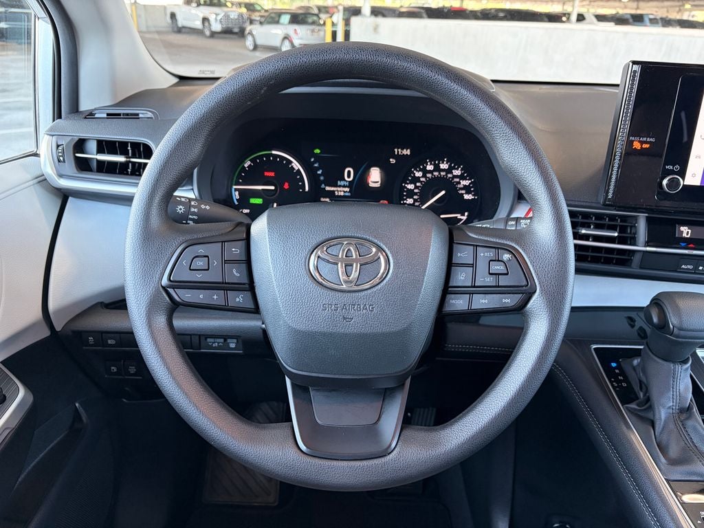 2025 Toyota Sienna LE 8 Passenger