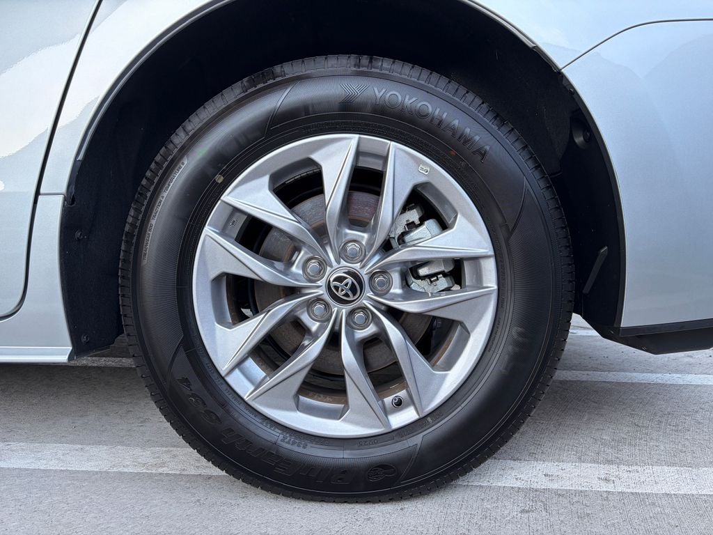 2025 Toyota Sienna LE 8 Passenger