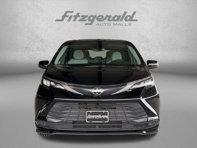 2026 Toyota Sienna LE 8 Passenger