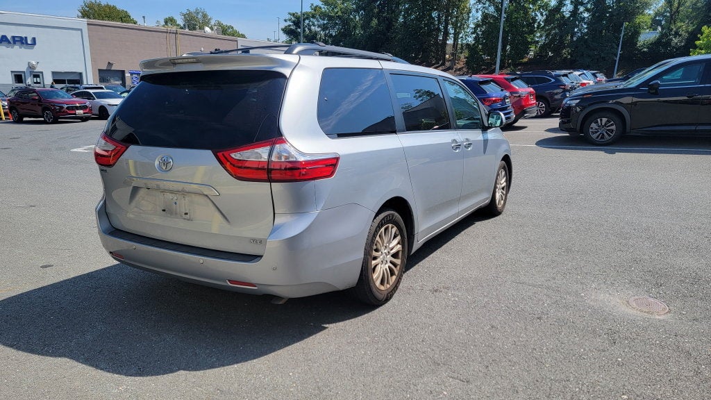 2015 Toyota SIENNA XLE 3.5L XLE 8 Passenger