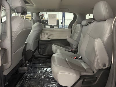 2022 Toyota SIENNA XLE XLE