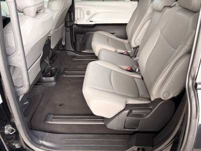 2025 Toyota SIENNA XLE XLE 8 Passenger