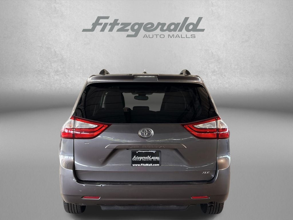 2019 Toyota SIENNA XLE 3.5L XLE 8 Passenger