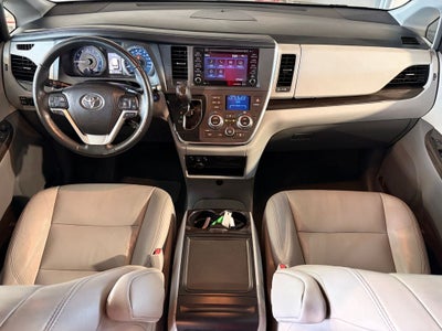 2019 Toyota SIENNA XLE 3.5L XLE 8 Passenger