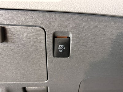 2019 Toyota SIENNA XLE 3.5L XLE 8 Passenger