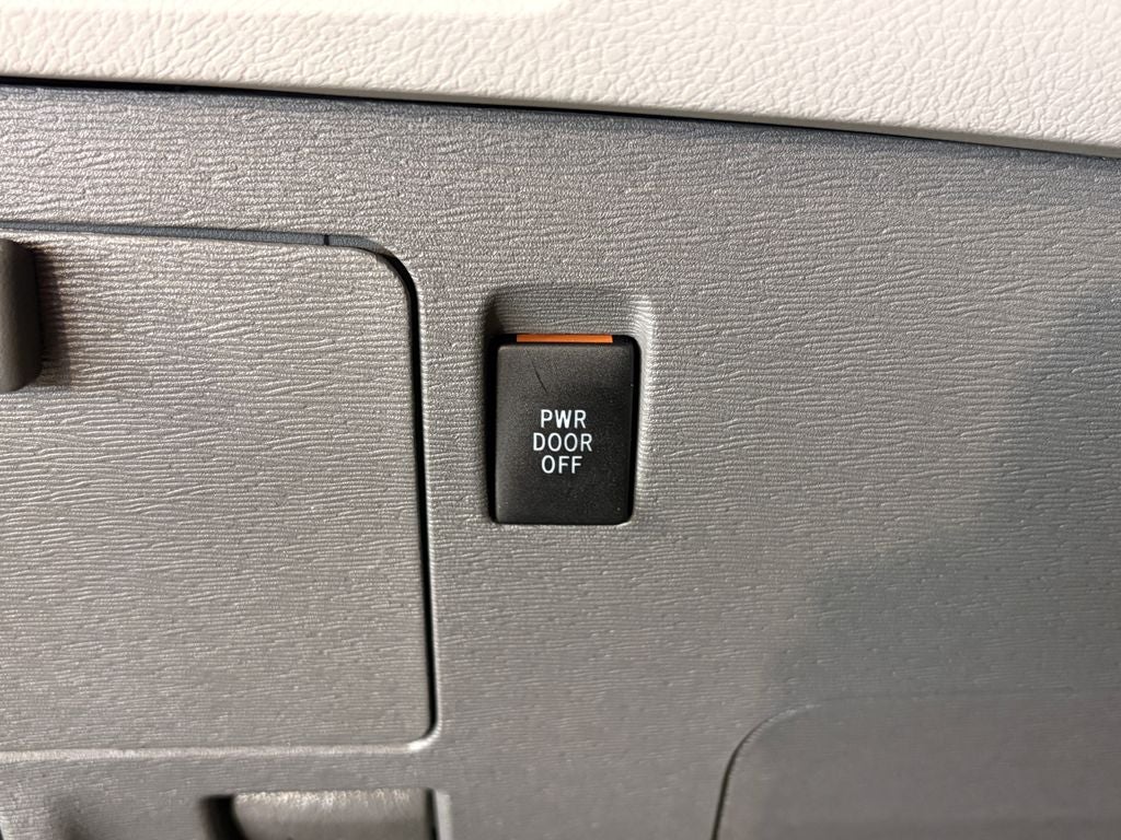 2019 Toyota SIENNA XLE 3.5L XLE 8 Passenger