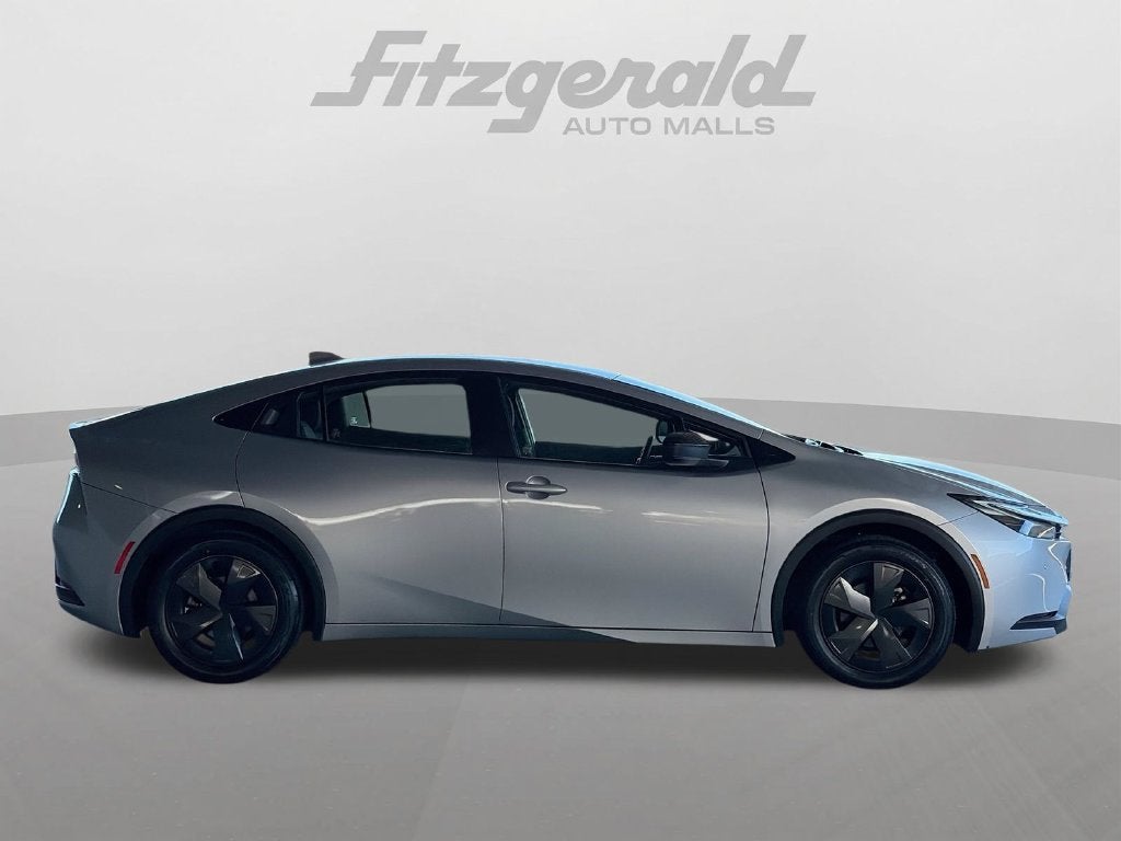 2025 Toyota Prius LE