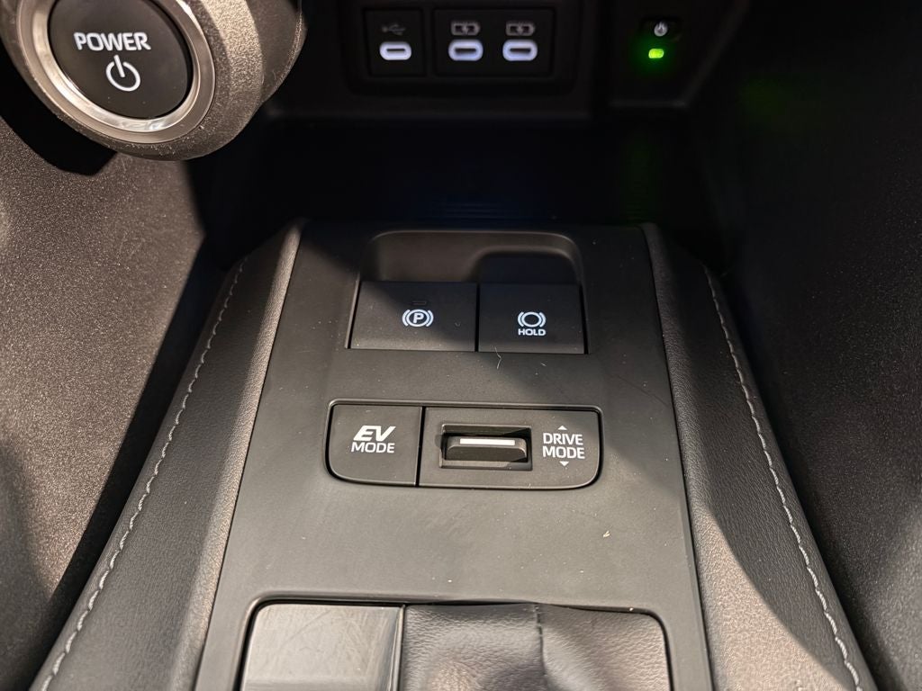 2024 Toyota Venza LE