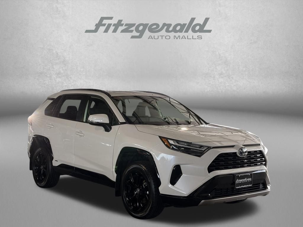 2022 Toyota RAV4 HYBRID SE
