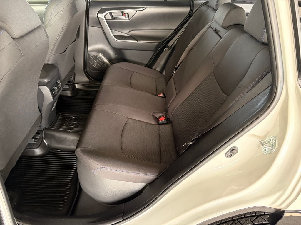 2022 Toyota RAV4 HYBRID SE