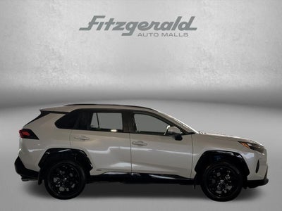 2022 Toyota RAV4 HYBRID SE