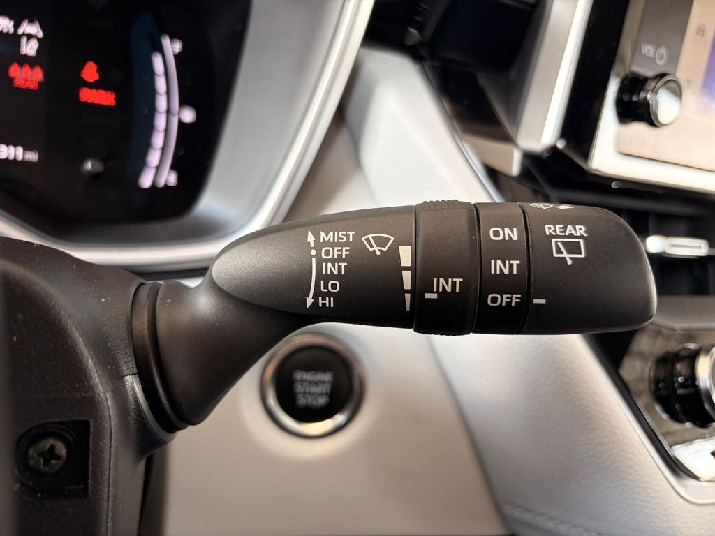 2025 Toyota COROLLA HATCHBACK XSE