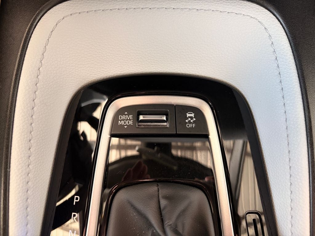 2025 Toyota COROLLA HATCHBACK XSE