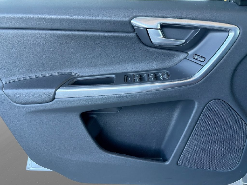 2015 Volvo XC60 T5 Premier Plus