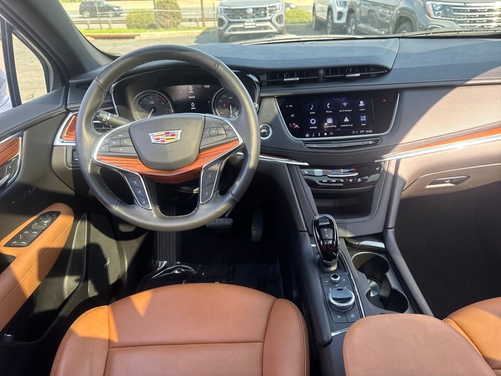 2022 Cadillac XT5 Premium Luxury