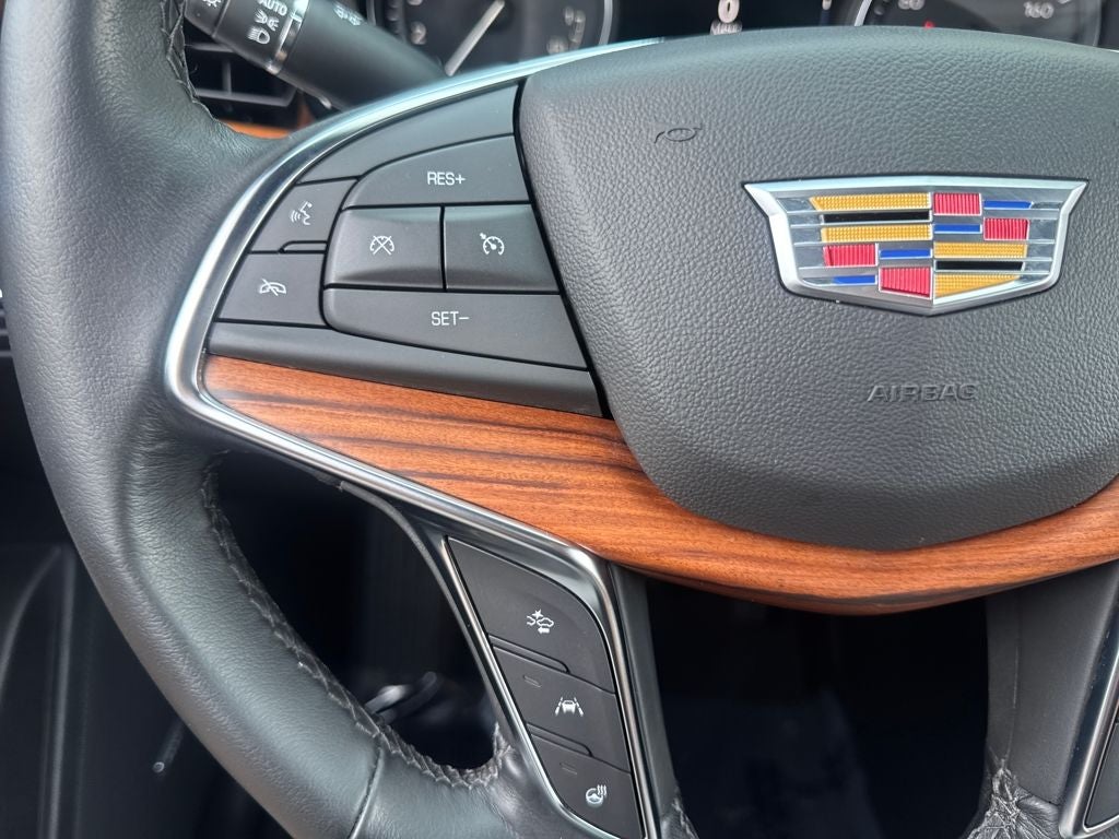 2022 Cadillac XT5 Premium Luxury